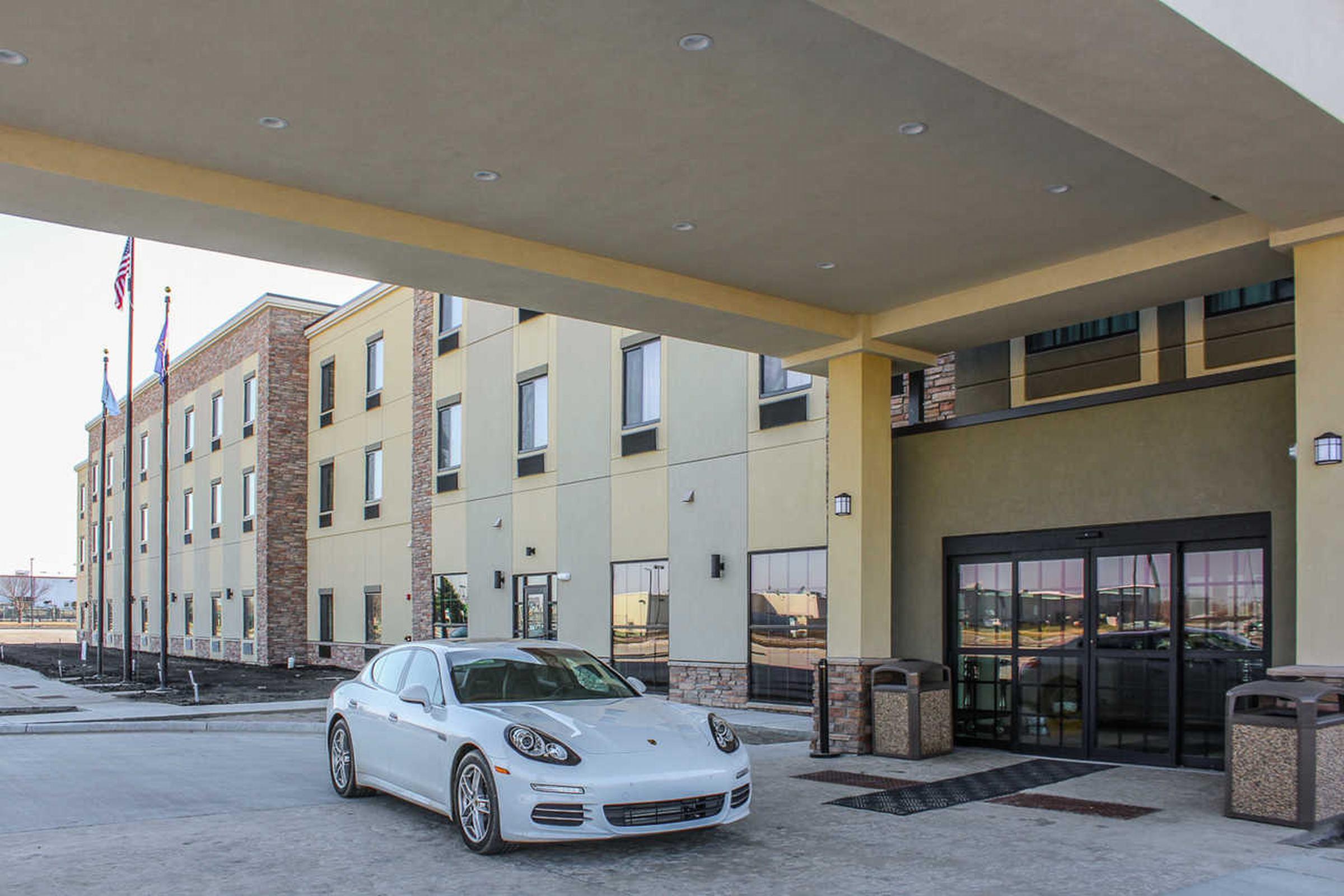 Comfort Suites University ברוקינגס מראה חיצוני תמונה