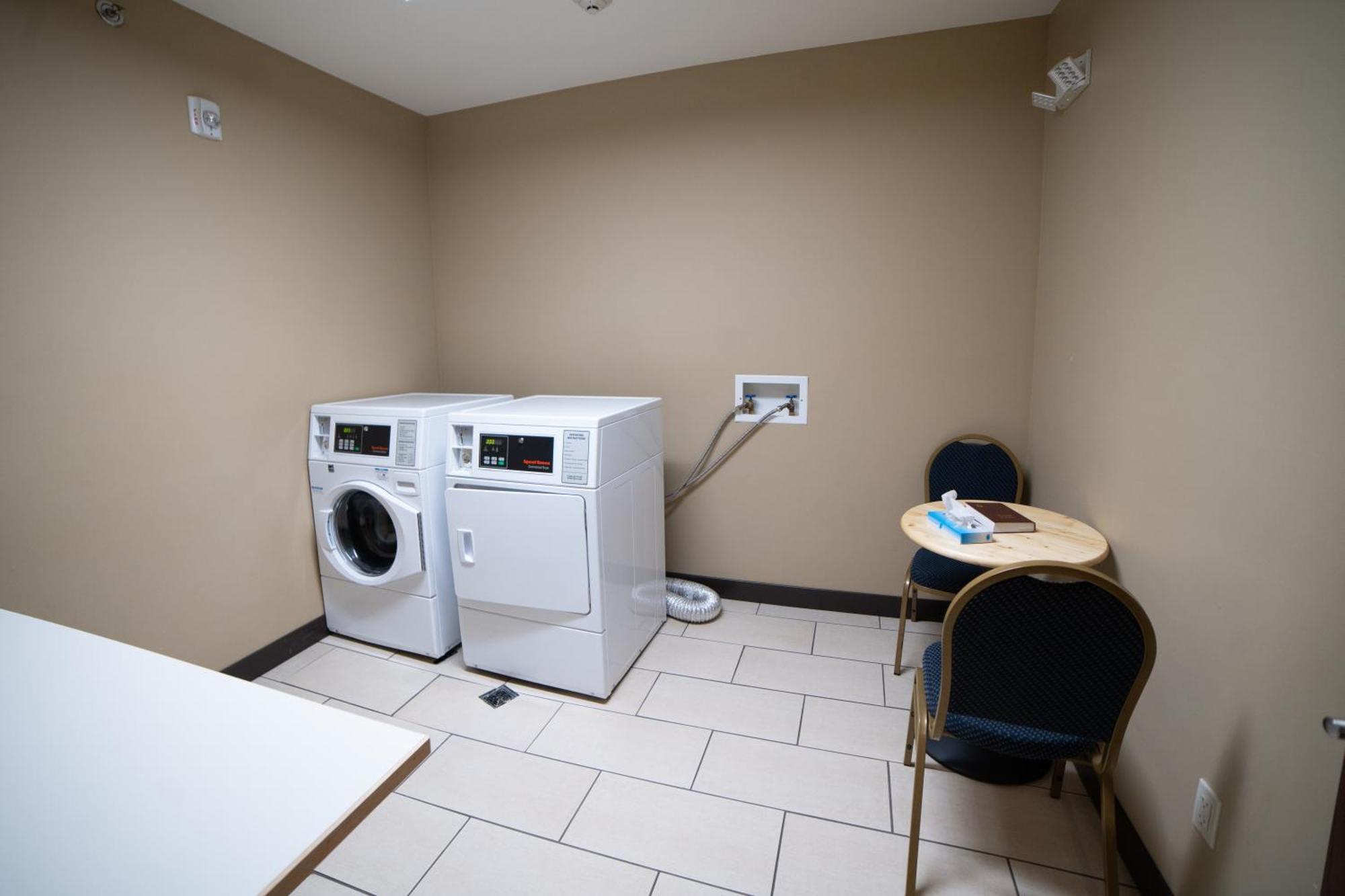 Comfort Suites University ברוקינגס מראה חיצוני תמונה