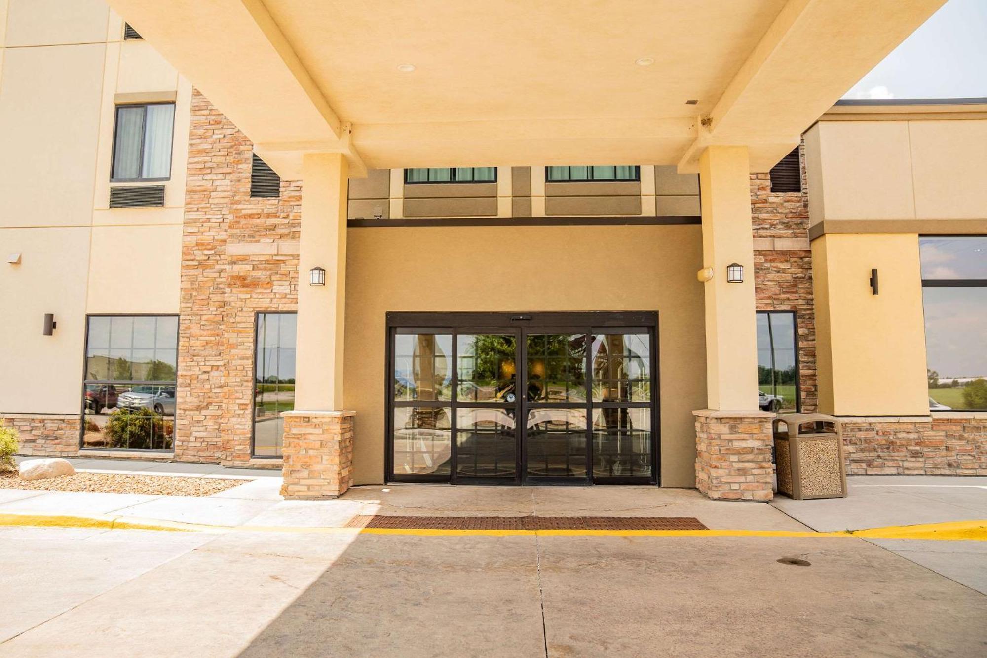 Comfort Suites University ברוקינגס מראה חיצוני תמונה